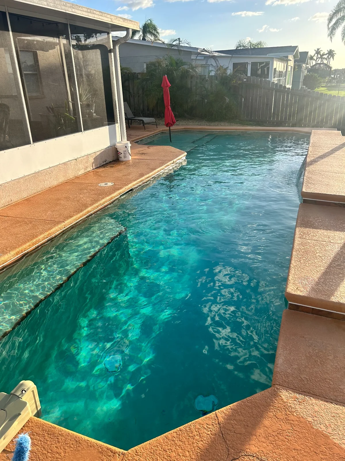 Sunlit screened pool